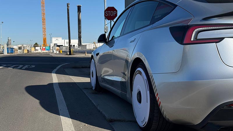 HALODISC 2.0 Tesla 輪轂蓋安裝示範